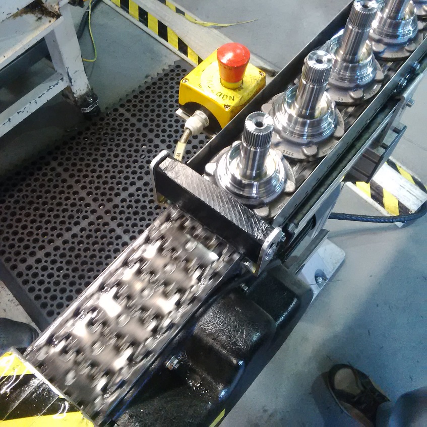 vyrobky na dopravniku perex